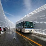 پاکسازی ۱۸ متر برف روی جاده به شیوه ژاپنی